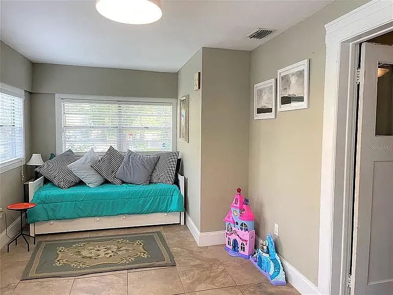 419 E Belmar St — Photo 15