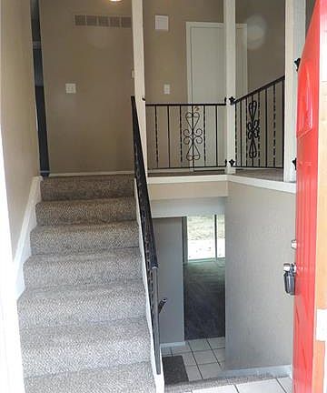 3rd image of 9537 Manning Ave