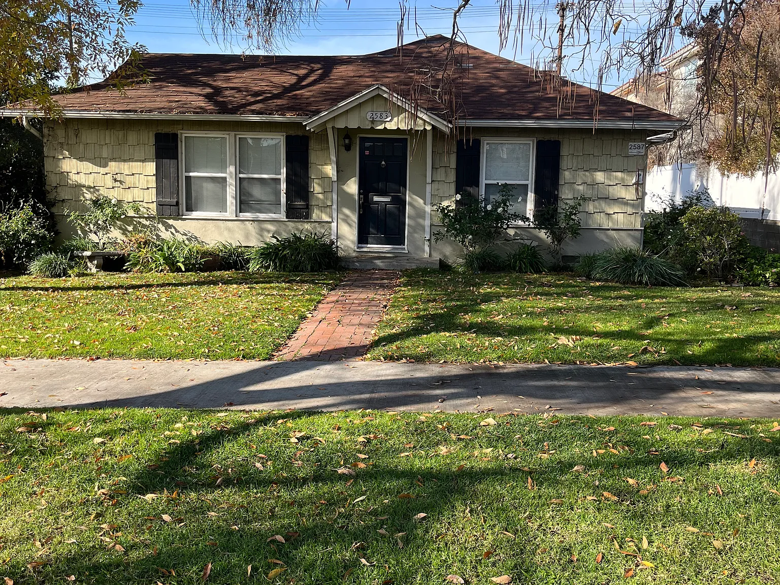 2583 N Lincoln St — Photo 1