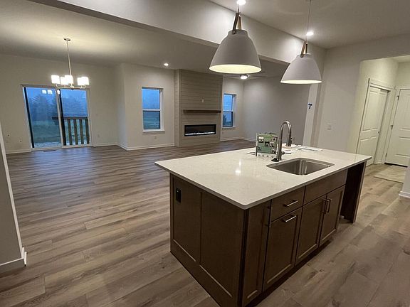 5th image of 470 Limestone LANE
