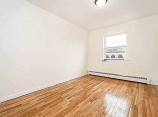 2596 Steinway St #2F, Astoria, NY