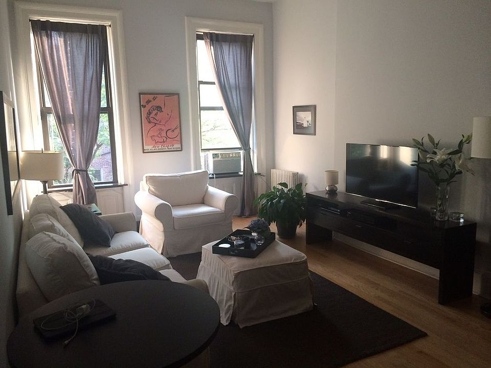 1st image of 40 W 70th St APT 4B