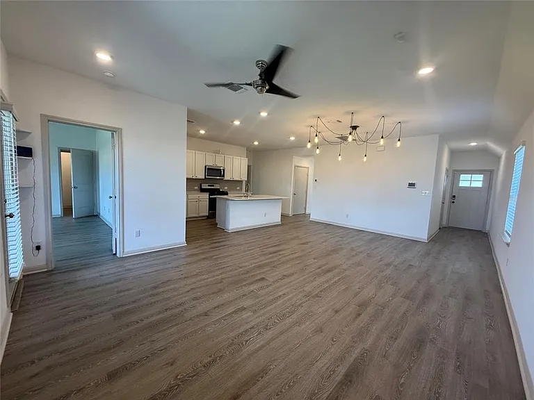 235 Sweetwater Creek Ln — Photo 5