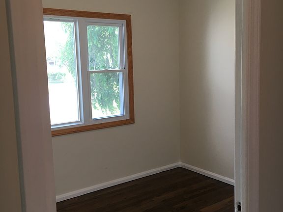 Small bedroom. 