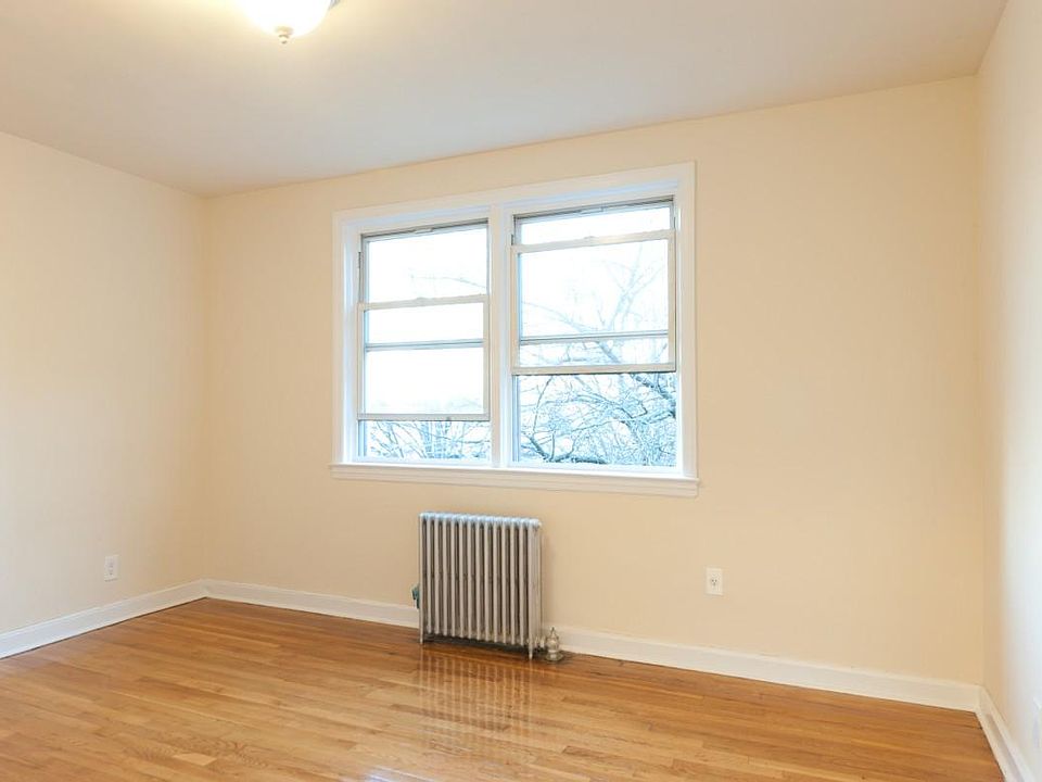 1st image of 2816 172nd St APT E