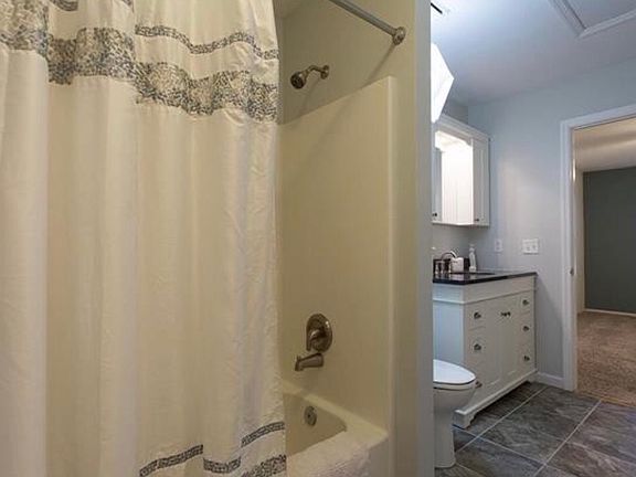 5th image of 842 Liberty Village Dr