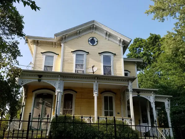 415 E Illinois Ave, Peoria, IL 61603