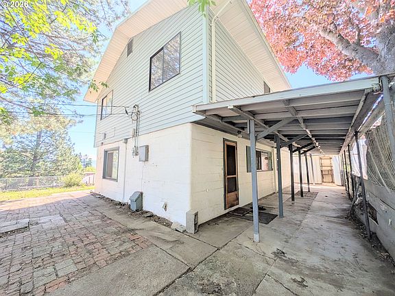 4th image of 1624 Foley St