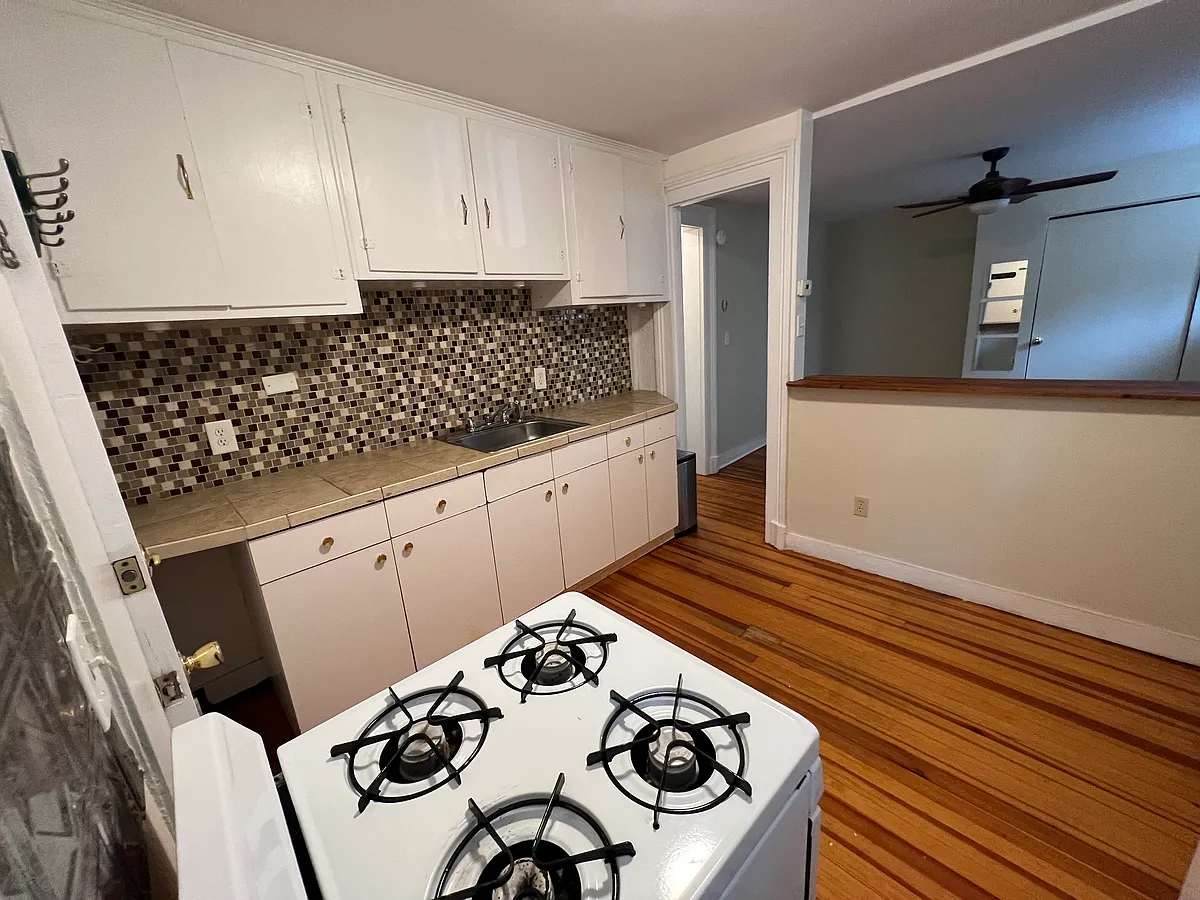 Building Photo - 29 Eld St #G2