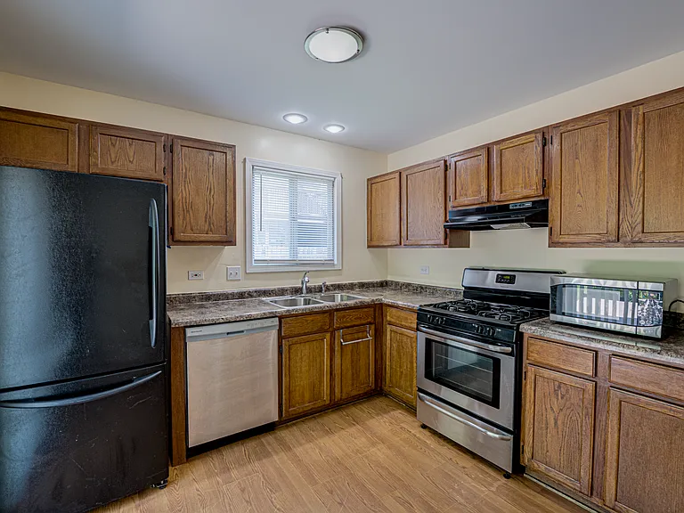 1130 Brockton Ct — Photo 7