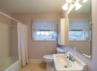 2304 Steeplechase Dr, Jeffersontown, KY 40299