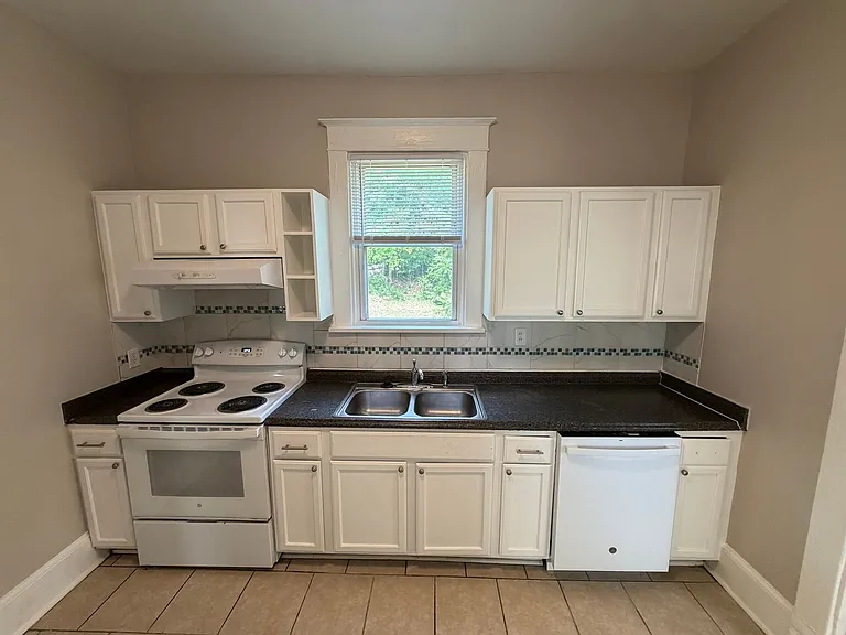 3511 1st Ave — Photo 18