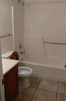 5th image of 3360 NE 58th Ave
