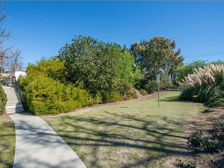 5312 Lake Lindero Dr — Photo 15