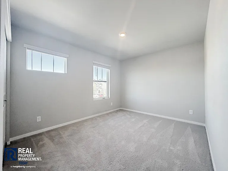 10730 188th St E — Photo 17