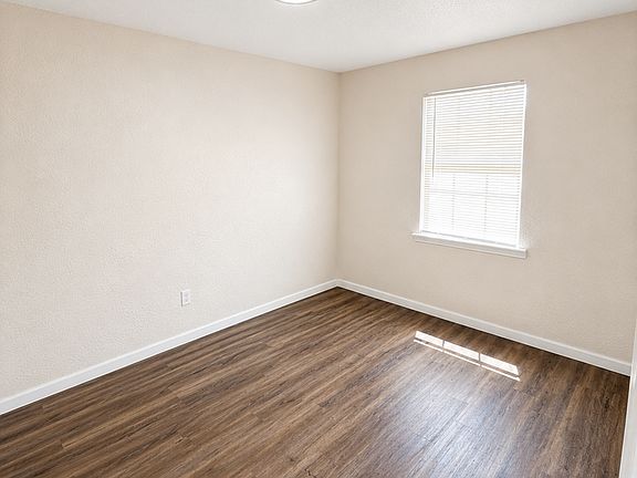 5th image of 4215 35th St APT B