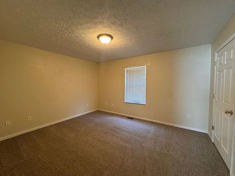 14209 Haywood Dr — Photo 14