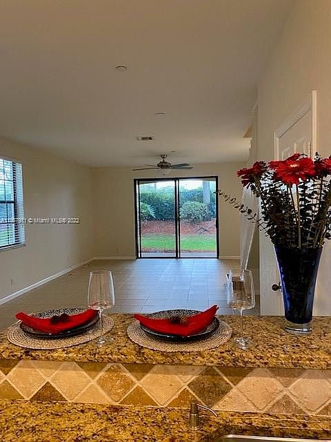 1st image of 4260 Vineyard Cir #4260