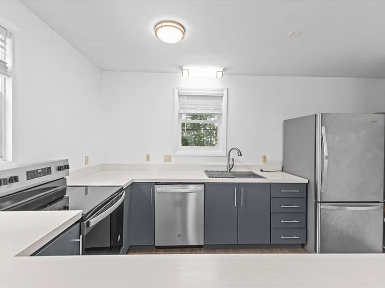 21 Hyde St #4 — Photo 10