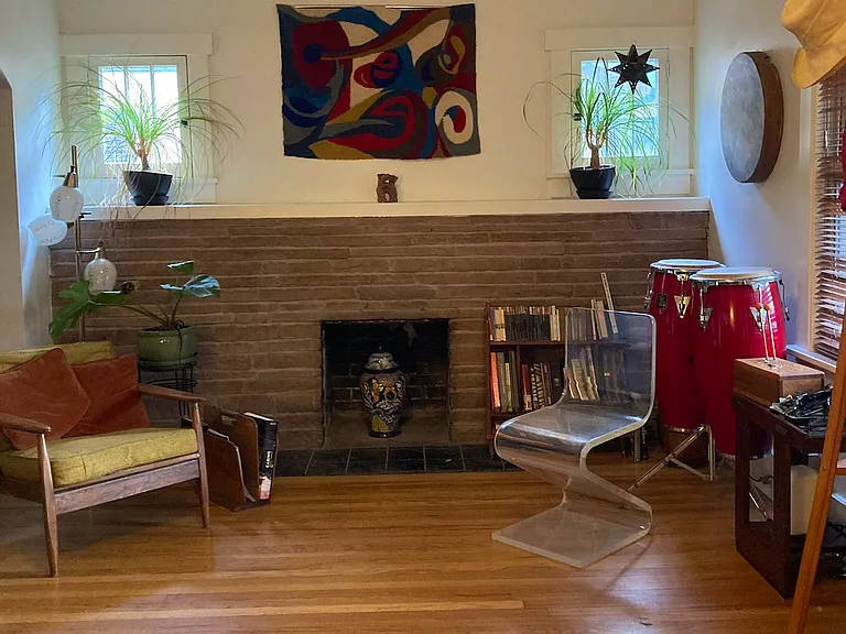 370 N Clarkson St — Photo 2