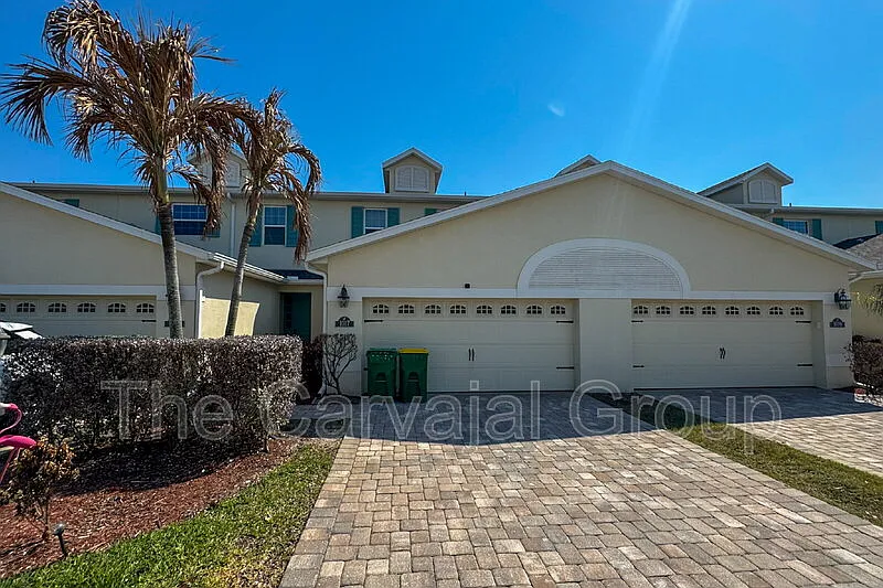3 bed, 3.5 bath, 2193 sqft, $3,000 — Photo 1