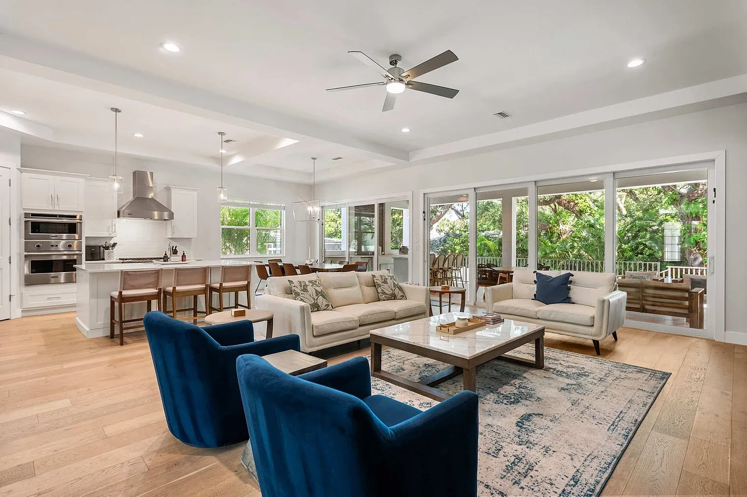 5 bed, 5.0 bath, 3735 sqft, $19,620 — Photo 2
