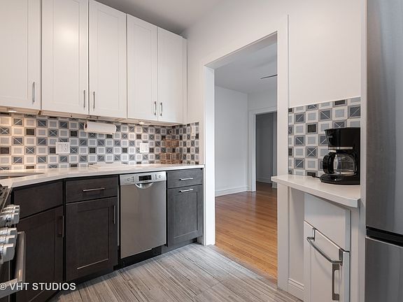 5th image of 2842 N Francisco Ave APT 1B