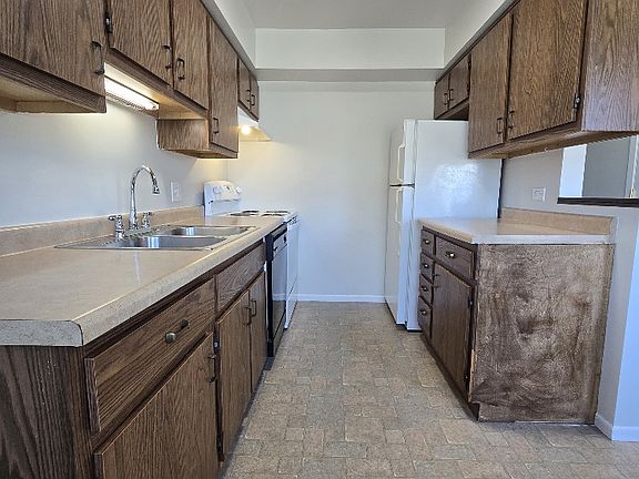 5th image of 637 Oriole Ct