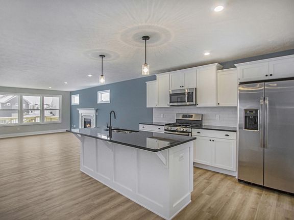 3rd image of 7828 High Knoll Dr