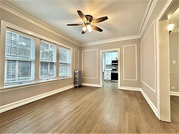 4th image of 1352 W Carmen Ave APT 2S