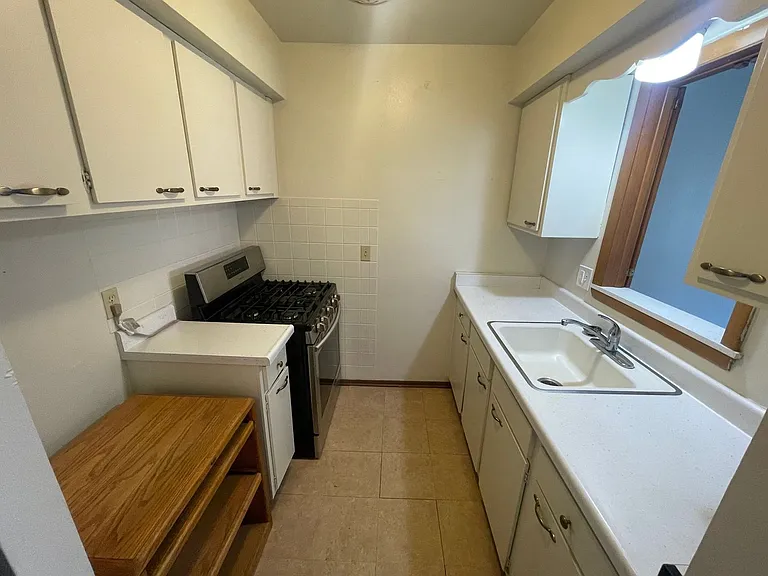 935-937 N 37th St. (14 unit) — Photo 8