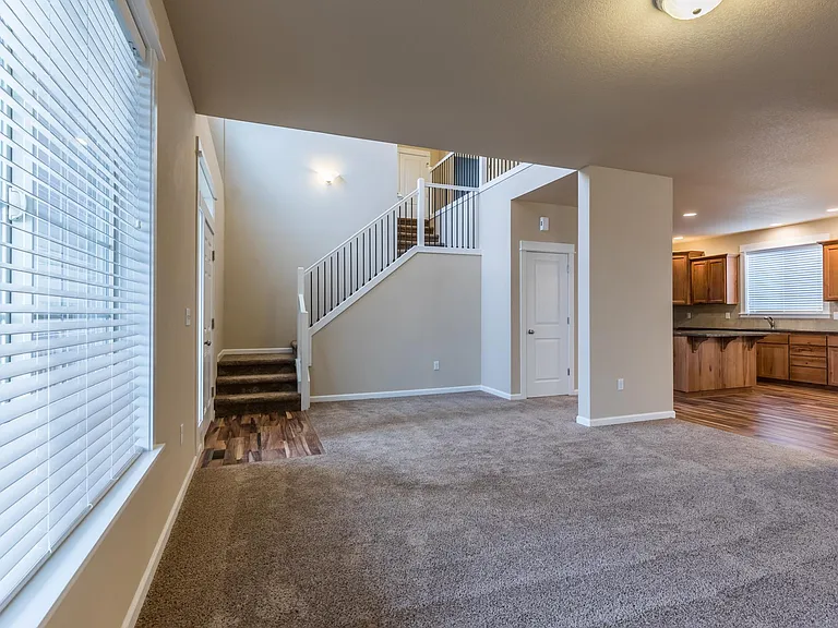 35611 Valley View Dr — Photo 2