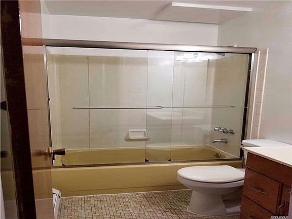 3rd image of 4161 Bowne St Floor 2