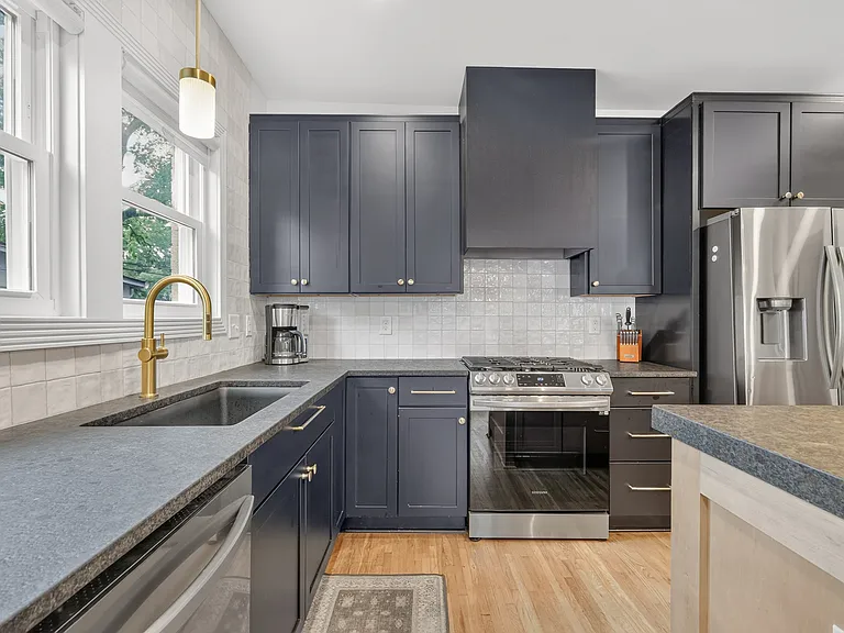 2127 Blair Blvd — Photo 8