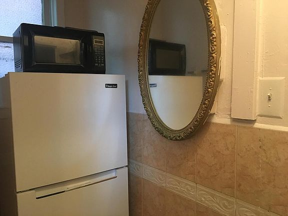 3rd image of 503 S 42nd St #1R