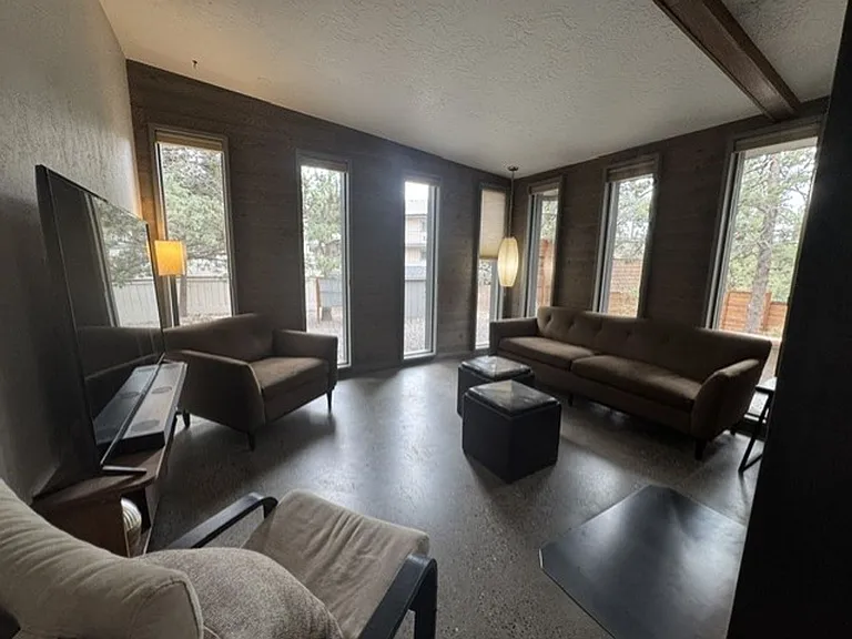 265 NW Linster Pl — Photo 8