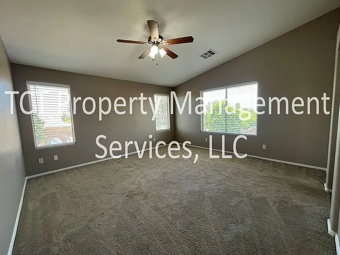 2424 W Saint Kateri Dr — Photo 13