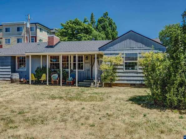 1045 SW Grove St, Corvallis, OR 97333