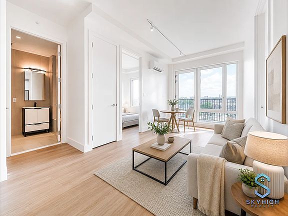 2nd image of 639 E 28th St #603