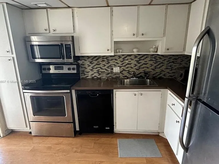 3150 N Palm Aire Dr #801 — Photo 21