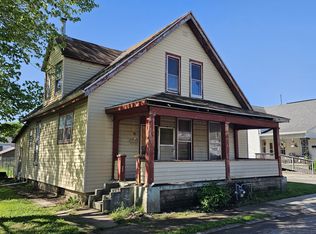 211 W 4th St, Rushville, IN 46173