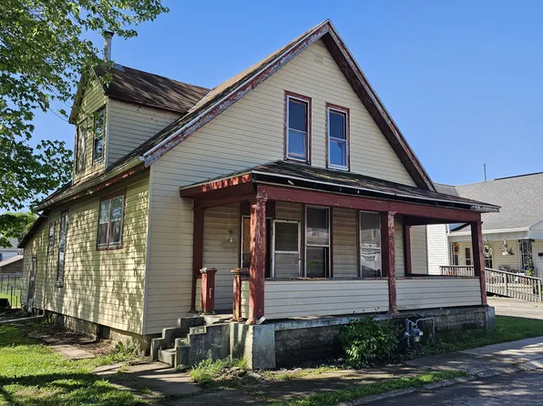 211 W 4th St, Rushville, IN 46173