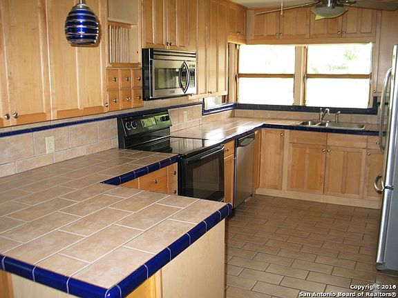 4th image of 265 Lazy Oak Dr