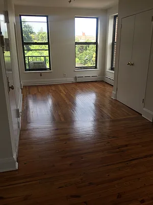 Rented by Bedford Realty USA Corp | media 22