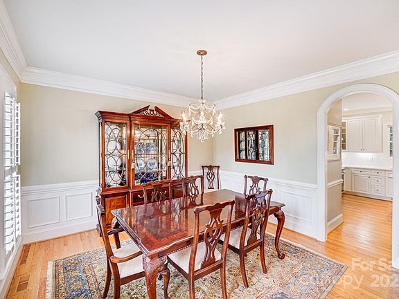 4th image of 3716 Drayton Hall Ln