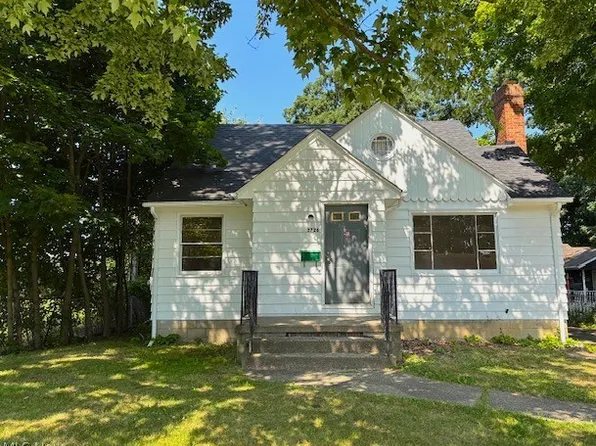 3726 Sunset Blvd, Youngstown, OH 44502