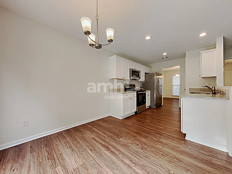 122 Wallnut Hall Cir — Photo 7