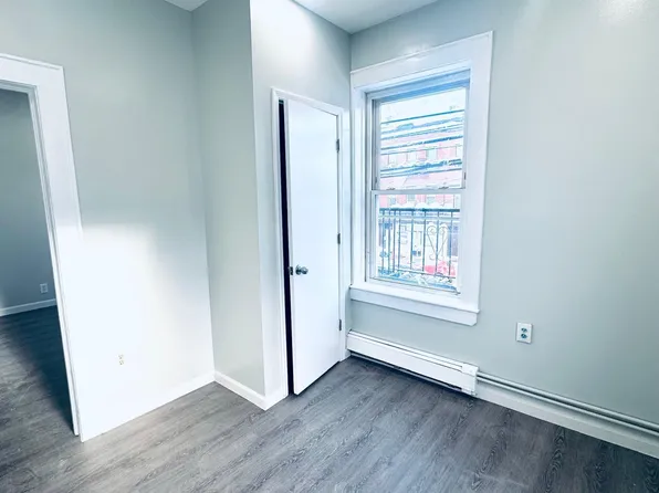 113 Mallory Avenue image 1 of 3