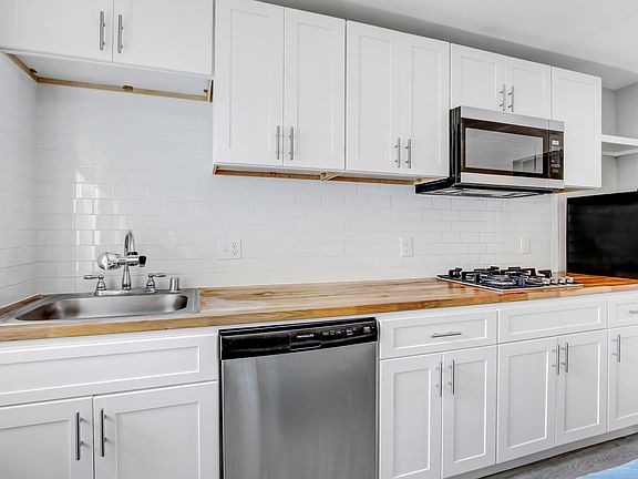 2nd image of 1029 S Union Ave APT 31