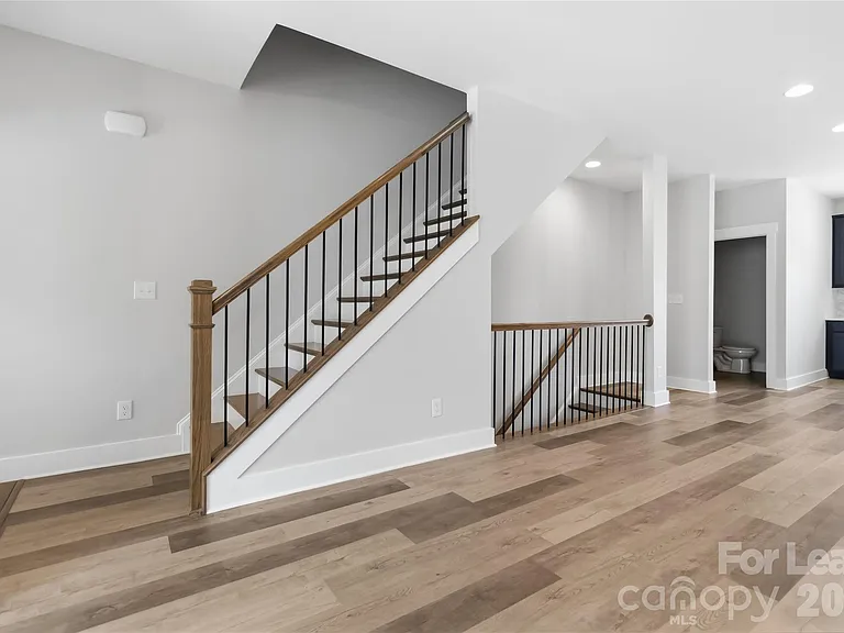 371 S Bruns Ave — Photo 16